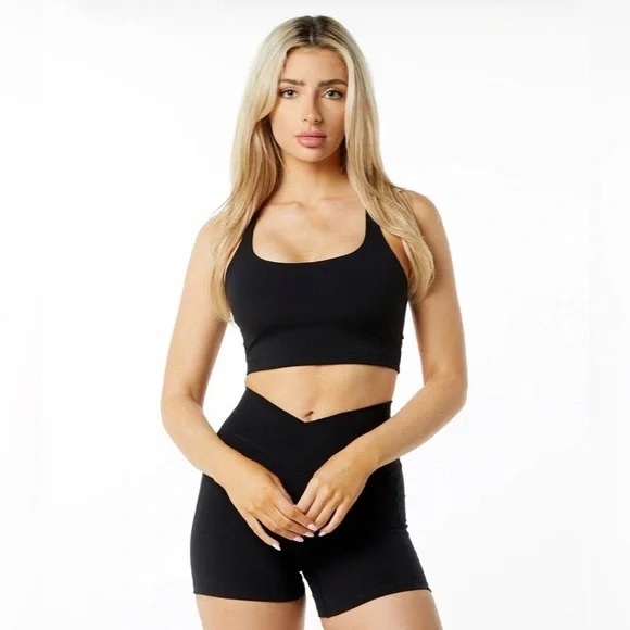 Alphalete Surface Altitude Bra Black Medium - Picture 1 of 4